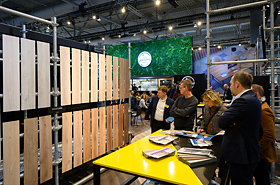 Bezoekers aan Domotex 2020