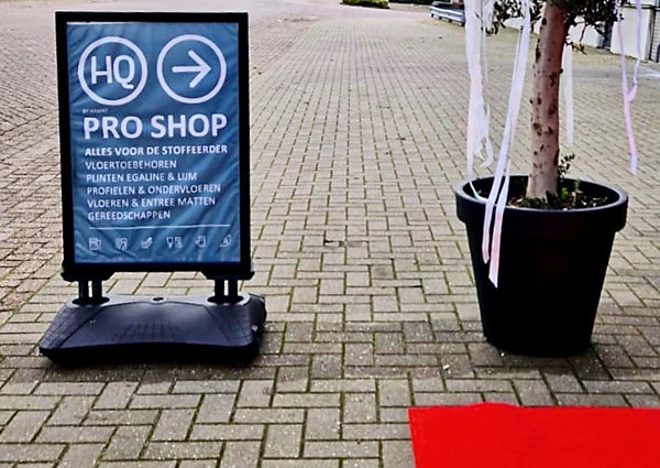 De HQ pro Shop het afhaalpunt van Hamat bestaat 1 jaarjpg