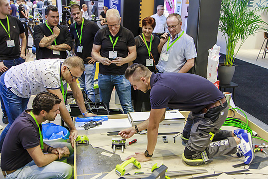 Volop demos op de beurs