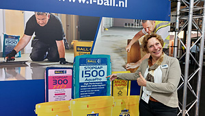 Esther Swinnock wijst