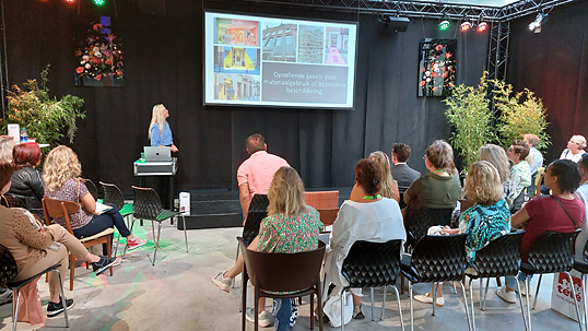 Lezing op bovenste verdieping