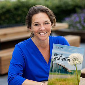 Annette Schumer, Manager duurzaamheid bij Uzin Utz. Annette Schumer BREEAM brochure