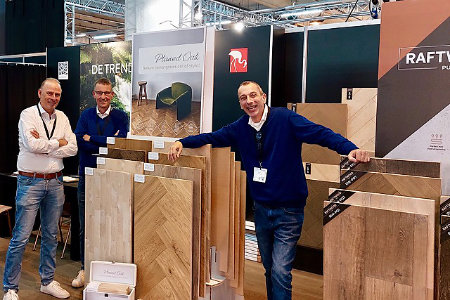 Opperbeste stemming op de stand van Flamingo Parket, met links Lars Versteeg.