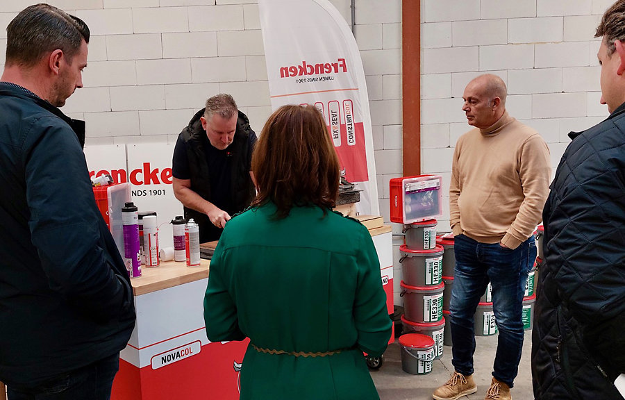 Veel belangstelling voor de live demonstraties zoals hierbij Frencken