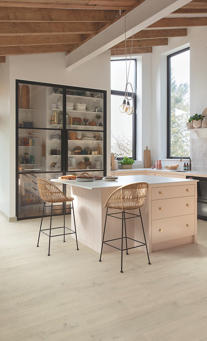 Volgens Quick Step evolueert de keuken steeds vaker tot sociaal middelpunt van het huis