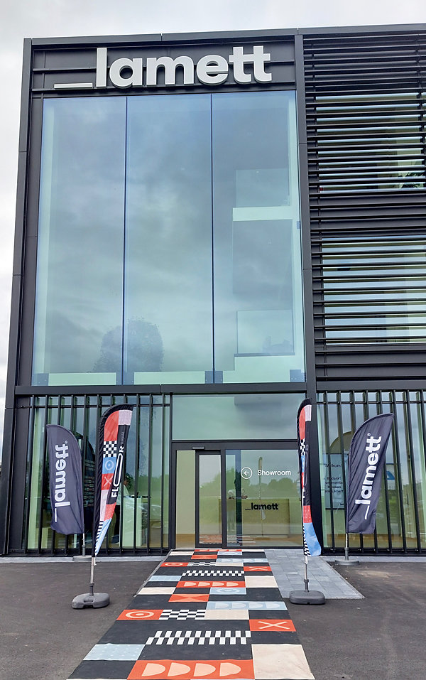 Lamett presenteerde naast nieuwigheden ook trots de nieuwe sfeervolle showroom.