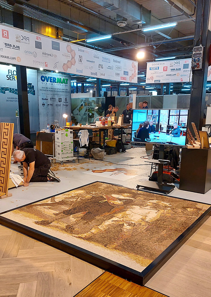 Jakko Woudenberg the Dutch Woodartist had een aantal kenmerkende panelen beschikbaar gesteld van zijn indrukwekkende project Nachtwacht op het Parket Ambacht Pleinjpg