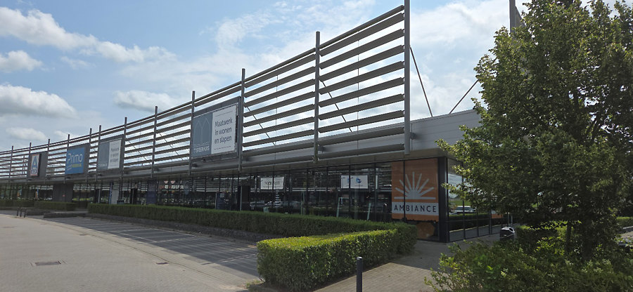 Thuisin Het 1700 vierkante meter grote inspiratiecentrum van Sfeerhuis Kampen
