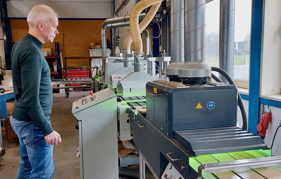 Willem Smid volgt het productieproces via de machine die speciaal voor Trease is ontwikkeld. Willem Smid volgt het productieproces via de machine die speciaal voor Trease is ontwikkeld