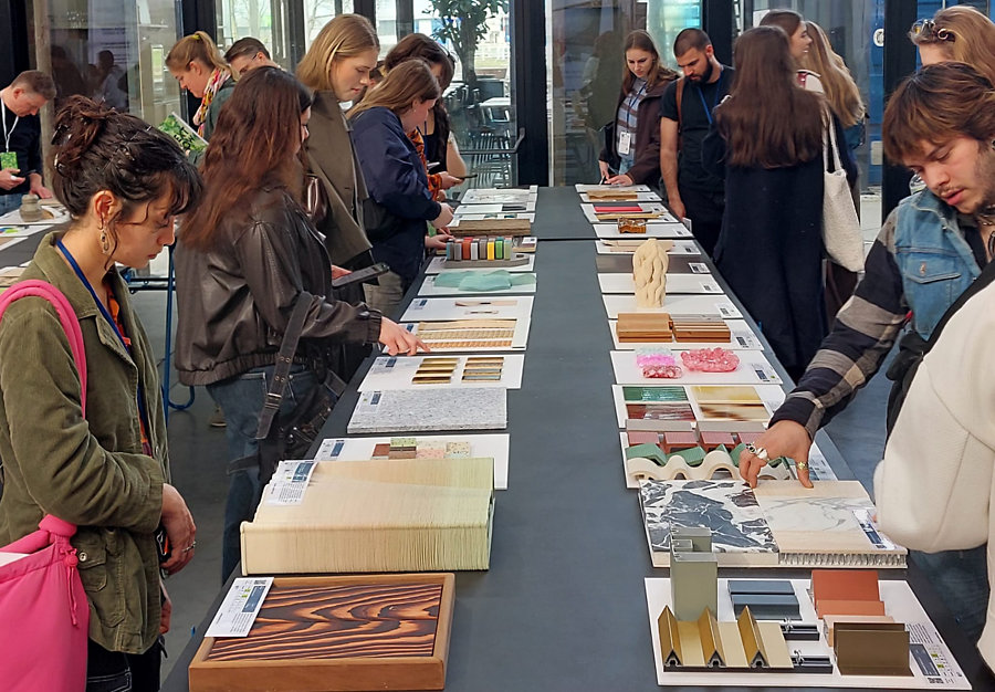 Zoals ieder jaar kunnen bezoekers de materialenexpositie bekijken. Zoals ieder jaar kunnen bezoekers de materialenexpositie bekijken