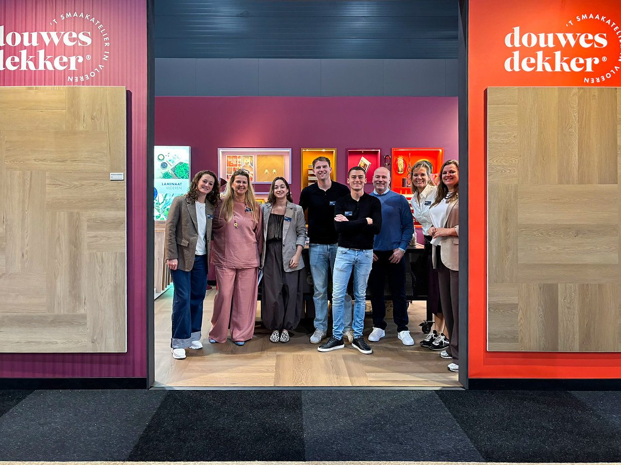 Het team van PPC ontving de ontwerpprijs voor de stand van Douwes Dekker